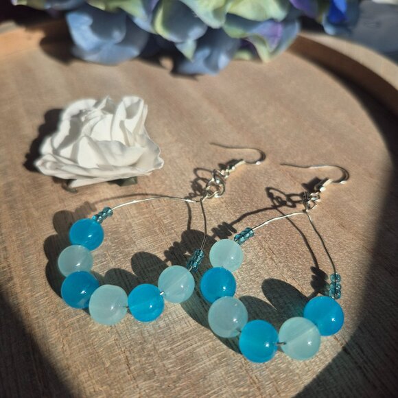 handmade droplet shaped earrings - Picture 3 of 3